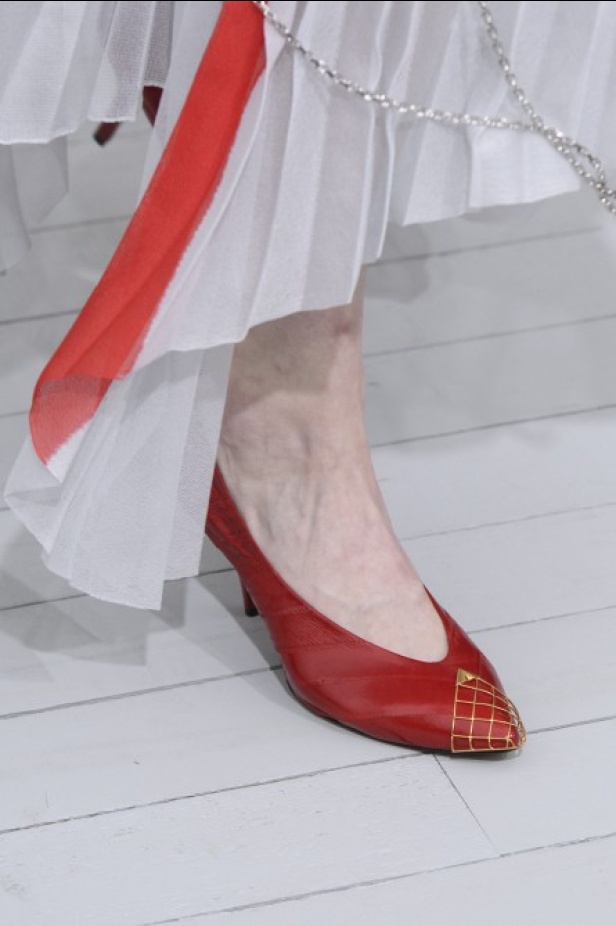 مجموعة Celine للأزياء الجاهزة لربيع وصيف 2018 !