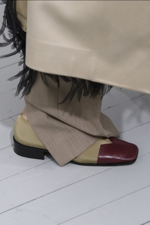 مجموعة Celine للأزياء الجاهزة لربيع وصيف 2018 !