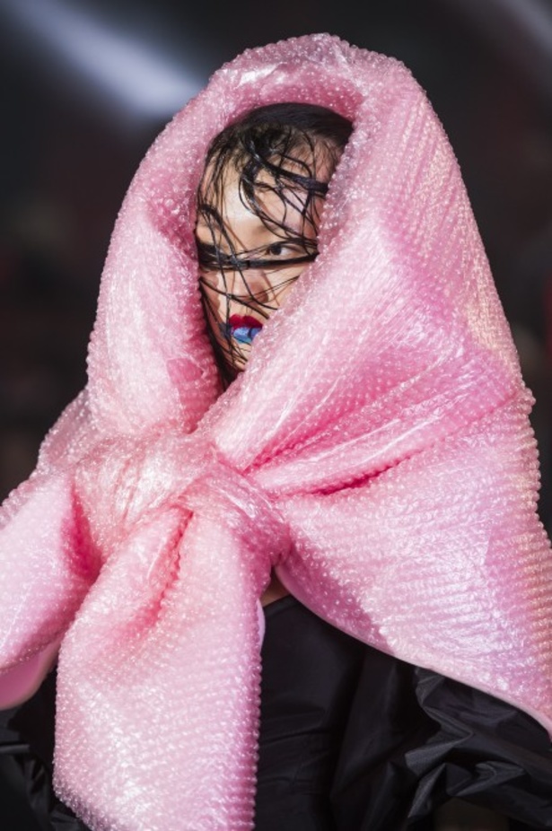 مجموعة Andreas Kronthaler for Vivienne Westwood لربيع وصيف ٢٠١٨!