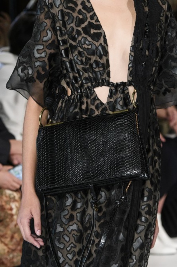 مجموعة ستيلا مكارتني لموسم ربيع وصيف 2018