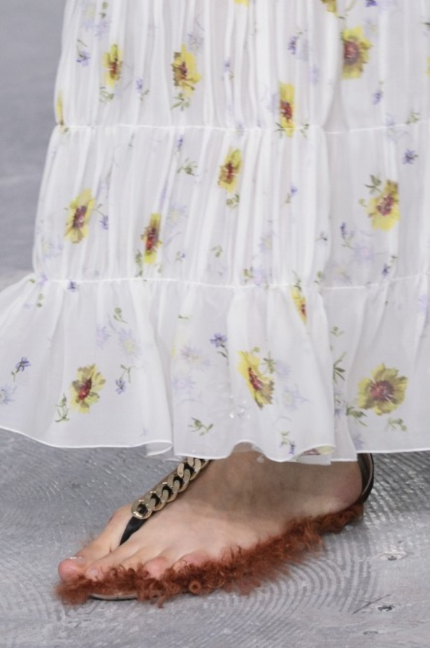 مجموعة Giambattista Valli لربيع وصيف 2018