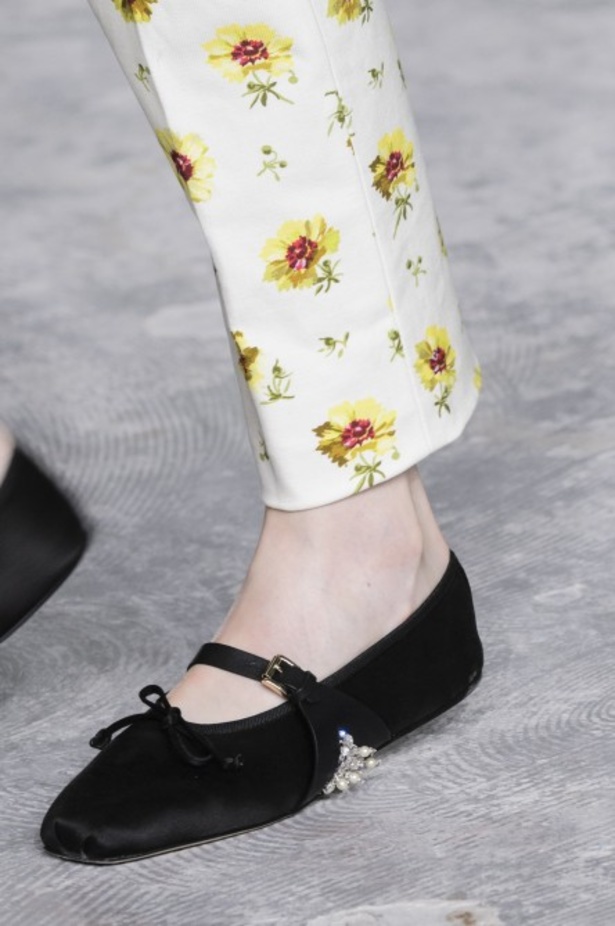 مجموعة Giambattista Valli لربيع وصيف 2018