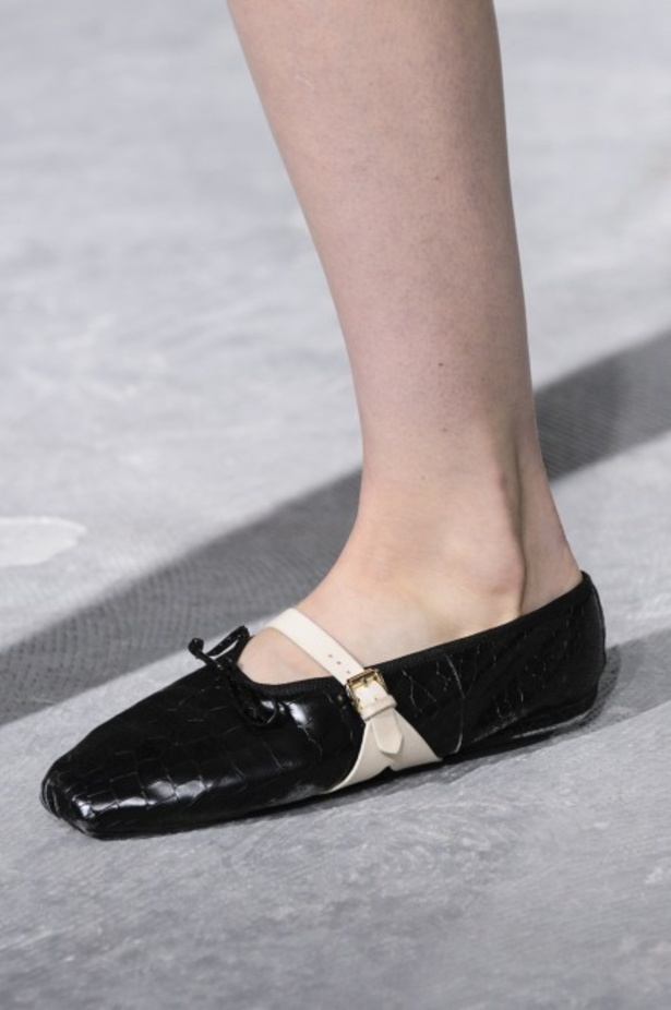 مجموعة Giambattista Valli لربيع وصيف 2018