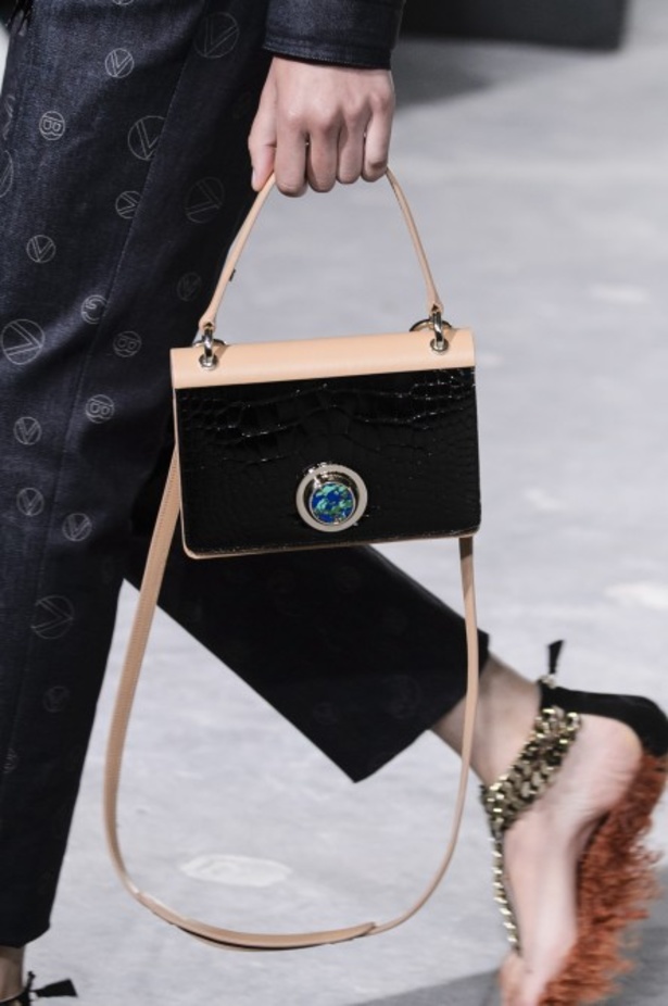 مجموعة Giambattista Valli لربيع وصيف 2018