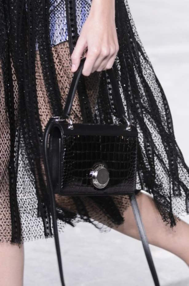 مجموعة Giambattista Valli لربيع وصيف 2018