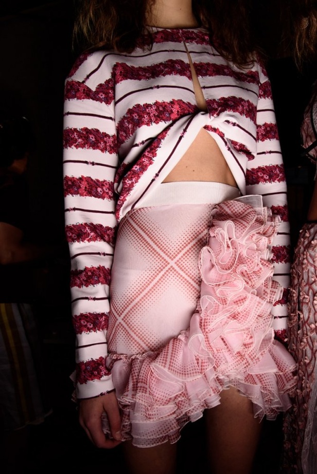 مجموعة Giambattista Valli لربيع وصيف 2018