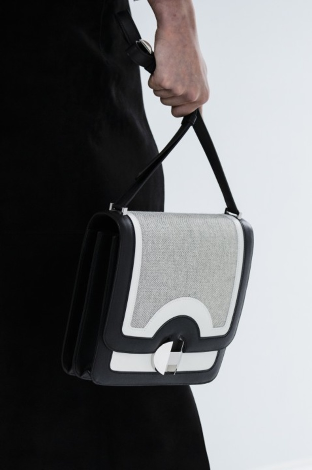 مجموعة Hermes للأزياء الجاهزة لربيع وصيف 2018 !