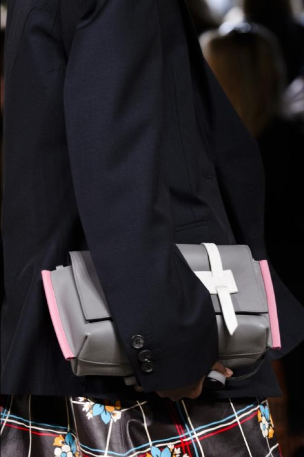 ابتكار وإبداع ضمن مجموعة ميو ميو لموسم ربيع وصيف 2018