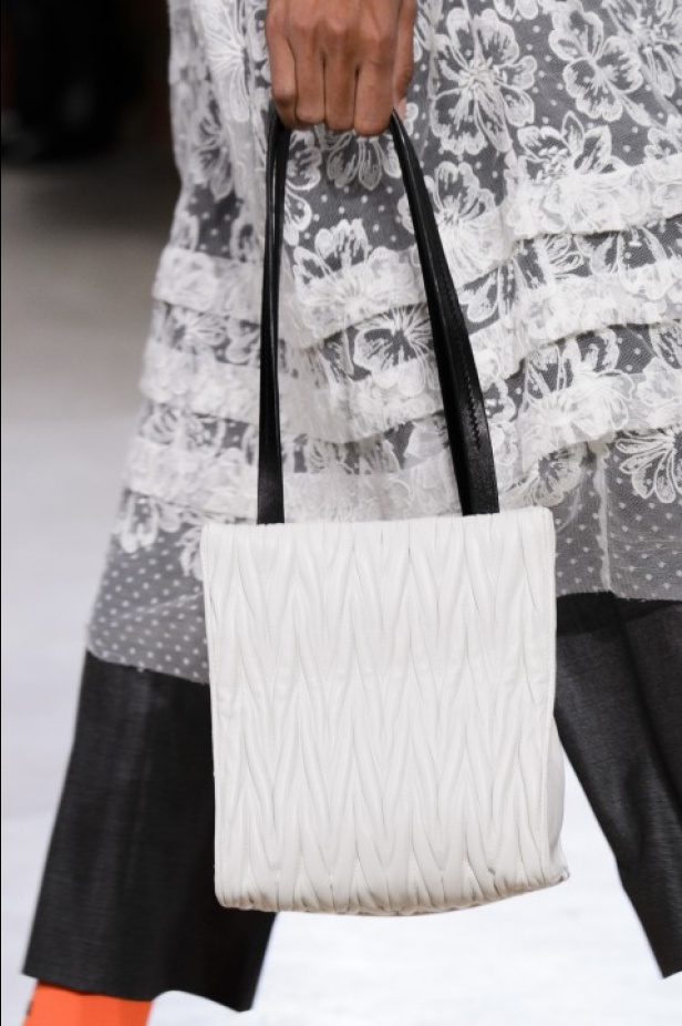 ابتكار وإبداع ضمن مجموعة ميو ميو لموسم ربيع وصيف 2018