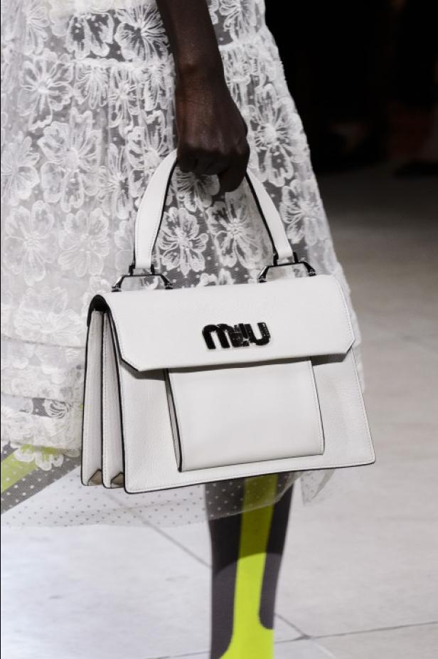 ابتكار وإبداع ضمن مجموعة ميو ميو لموسم ربيع وصيف 2018