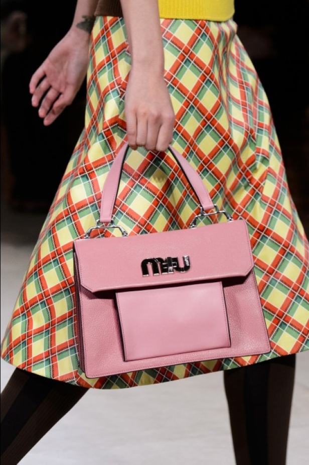 ابتكار وإبداع ضمن مجموعة ميو ميو لموسم ربيع وصيف 2018