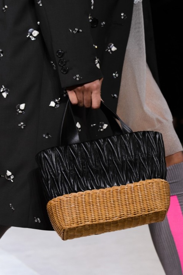 ابتكار وإبداع ضمن مجموعة ميو ميو لموسم ربيع وصيف 2018