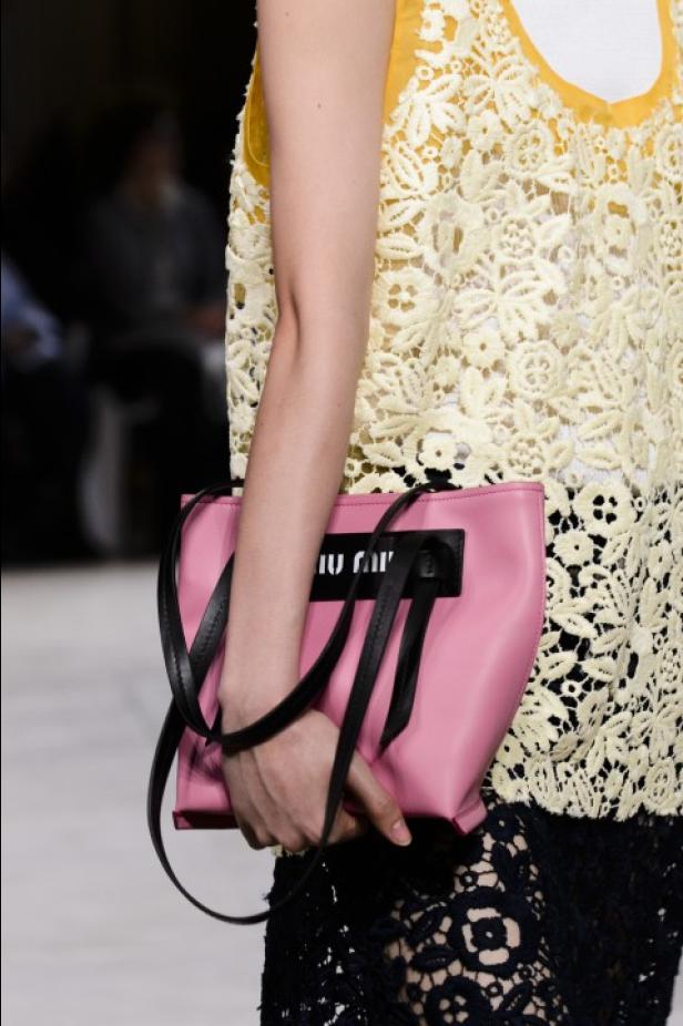 ابتكار وإبداع ضمن مجموعة ميو ميو لموسم ربيع وصيف 2018