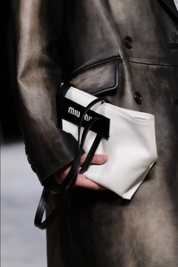 ابتكار وإبداع ضمن مجموعة ميو ميو لموسم ربيع وصيف 2018