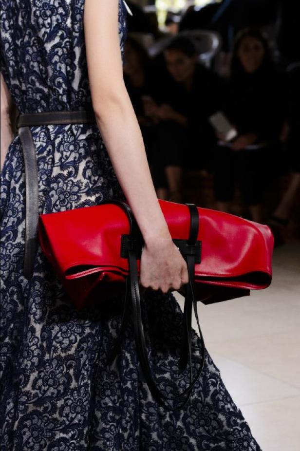 ابتكار وإبداع ضمن مجموعة ميو ميو لموسم ربيع وصيف 2018