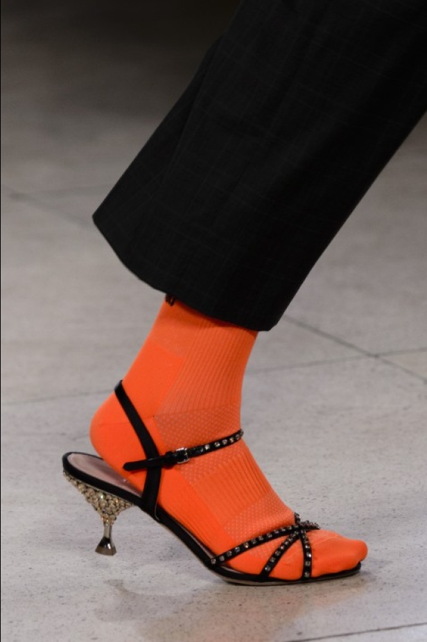 ابتكار وإبداع ضمن مجموعة ميو ميو لموسم ربيع وصيف 2018