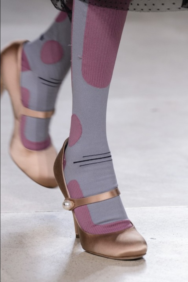 ابتكار وإبداع ضمن مجموعة ميو ميو لموسم ربيع وصيف 2018