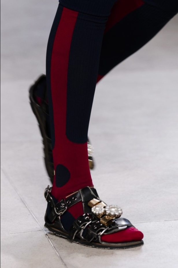 ابتكار وإبداع ضمن مجموعة ميو ميو لموسم ربيع وصيف 2018