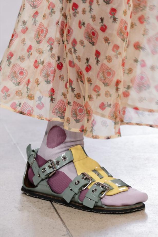 ابتكار وإبداع ضمن مجموعة ميو ميو لموسم ربيع وصيف 2018