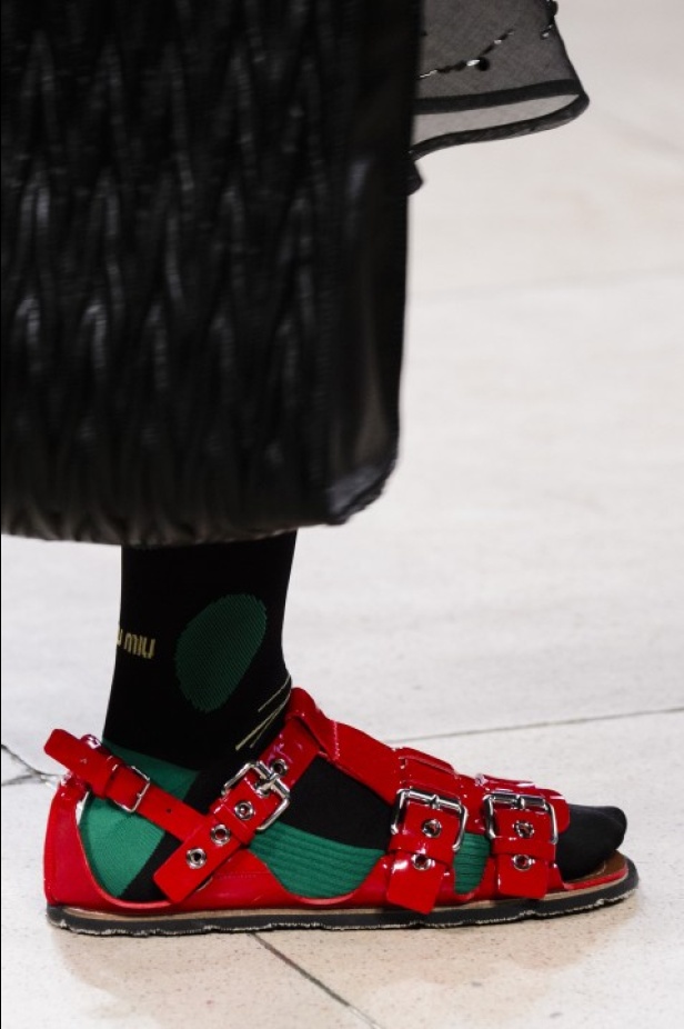 ابتكار وإبداع ضمن مجموعة ميو ميو لموسم ربيع وصيف 2018