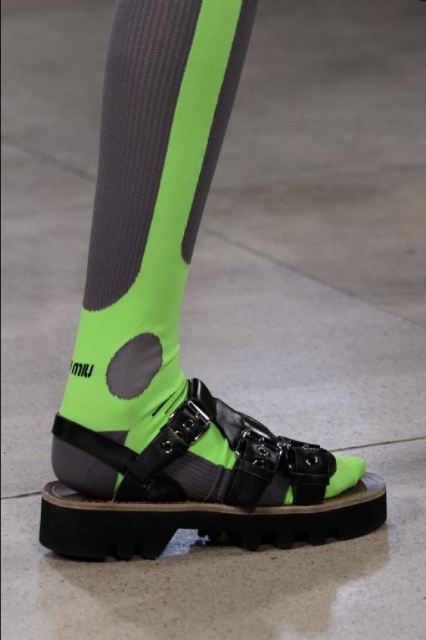 ابتكار وإبداع ضمن مجموعة ميو ميو لموسم ربيع وصيف 2018