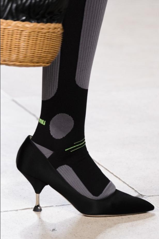 ابتكار وإبداع ضمن مجموعة ميو ميو لموسم ربيع وصيف 2018