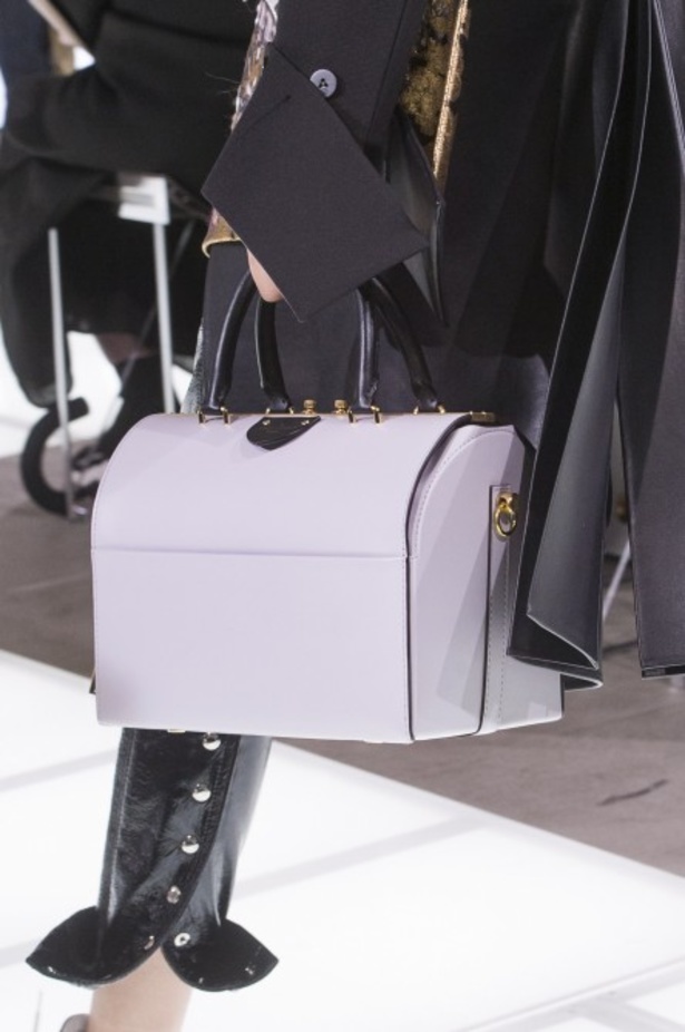 مجموعة لوي فيتون تختم أسبوع الموضة الباريسي