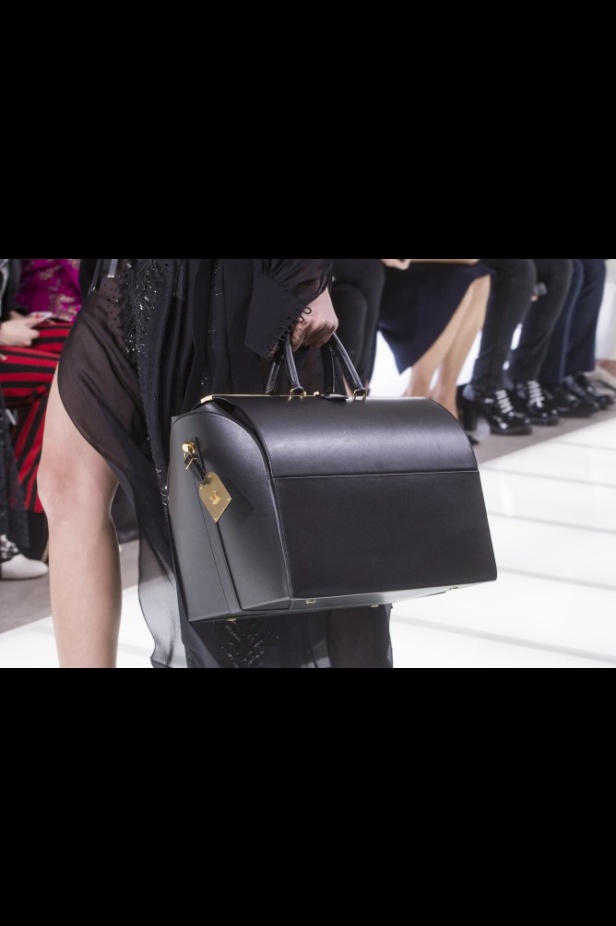 مجموعة لوي فيتون تختم أسبوع الموضة الباريسي