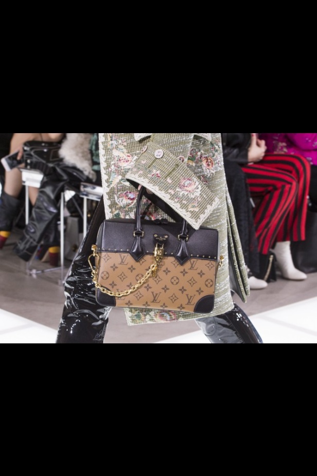 مجموعة لوي فيتون تختم أسبوع الموضة الباريسي