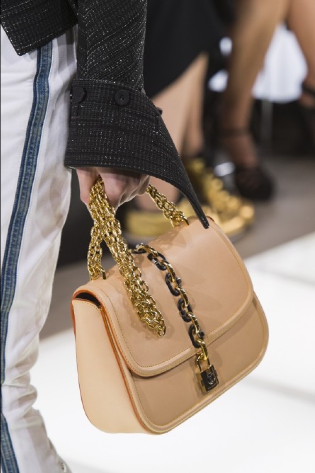 مجموعة لوي فيتون تختم أسبوع الموضة الباريسي