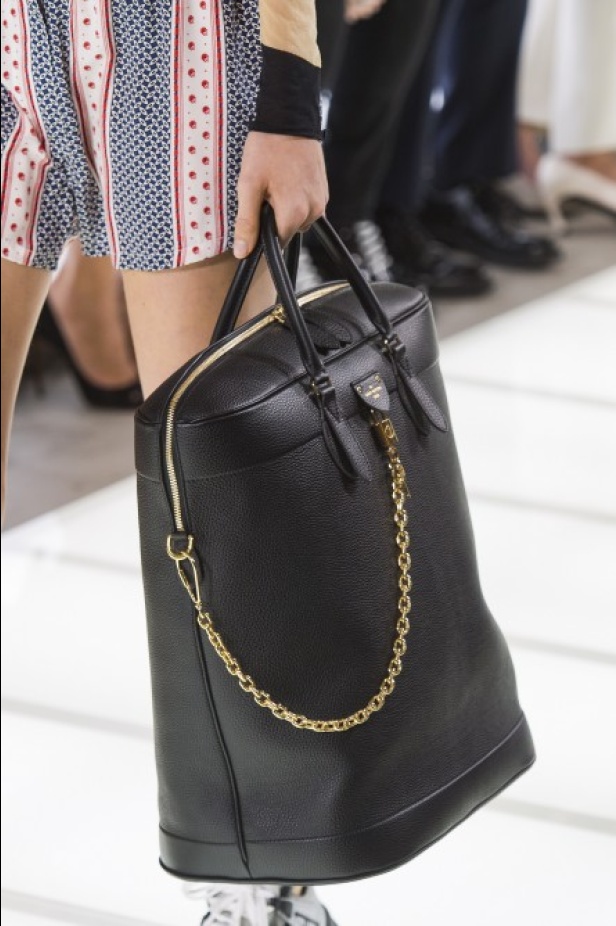 مجموعة لوي فيتون تختم أسبوع الموضة الباريسي