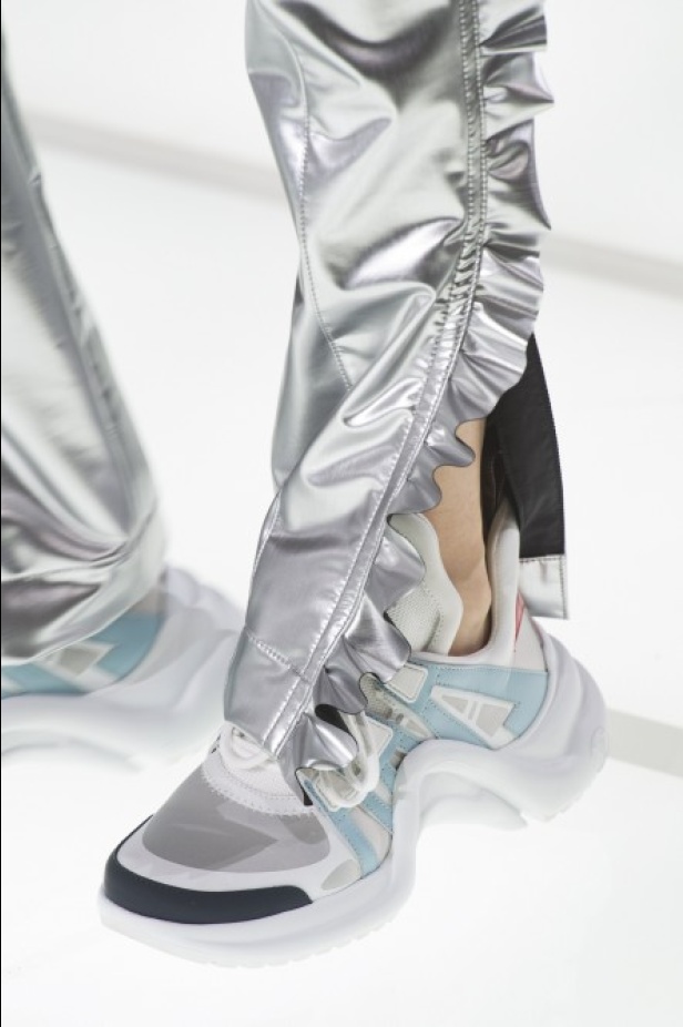 مجموعة لوي فيتون تختم أسبوع الموضة الباريسي