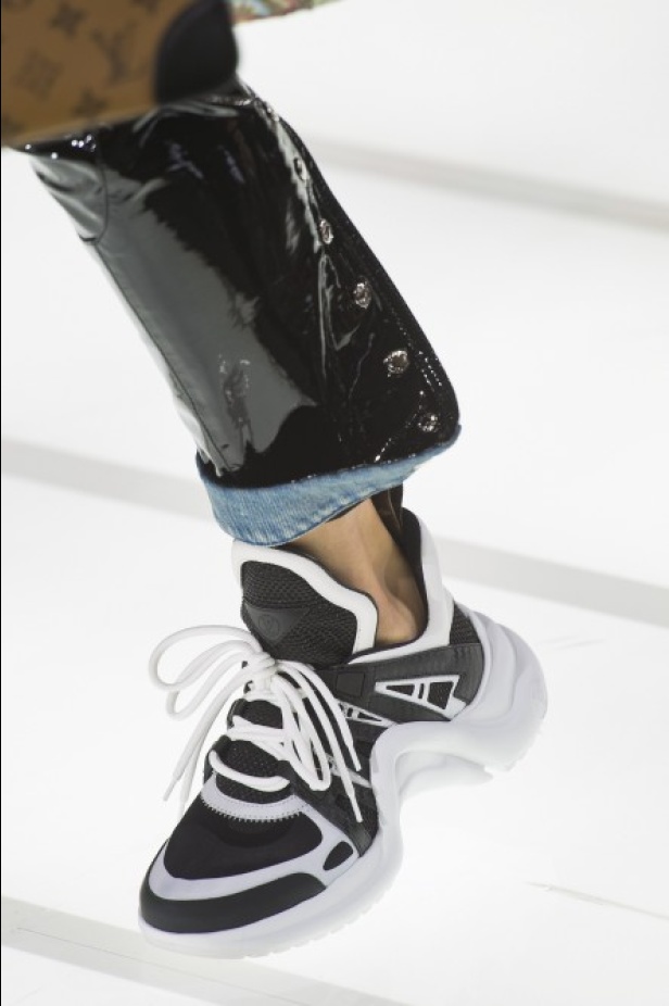 مجموعة لوي فيتون تختم أسبوع الموضة الباريسي