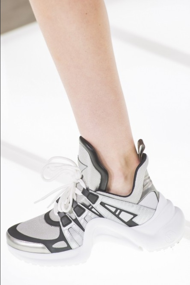 مجموعة لوي فيتون تختم أسبوع الموضة الباريسي