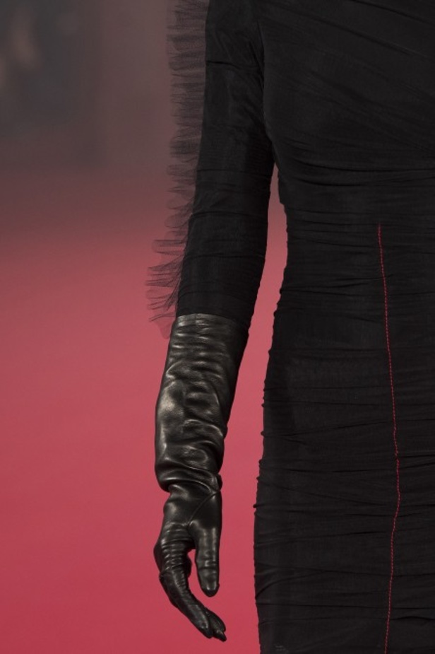 مجموعة أزياء اوف وايت لربيع ٢٠١٨