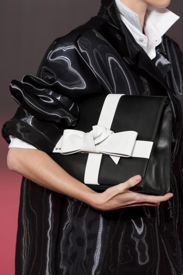 مجموعة أزياء اوف وايت لربيع ٢٠١٨