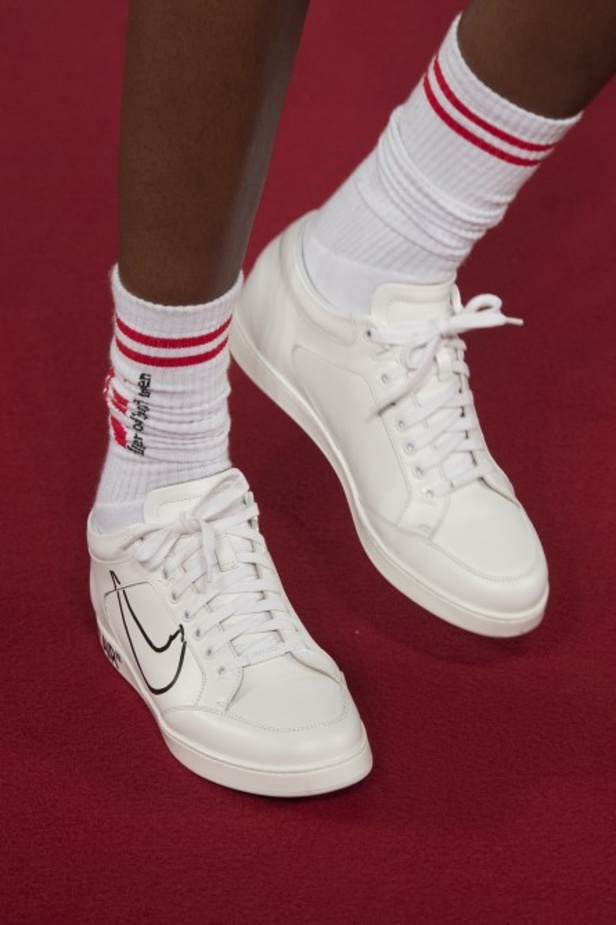 مجموعة أزياء اوف وايت لربيع ٢٠١٨