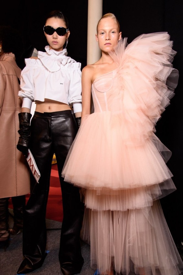 مجموعة أزياء اوف وايت لربيع ٢٠١٨