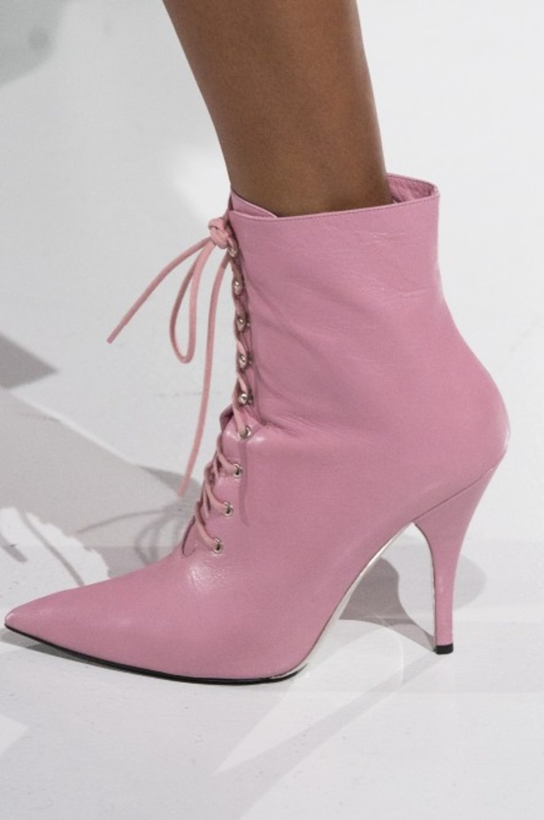  ازياء كالفن كلاين في أسبوع الموضة النيوركى للصيف