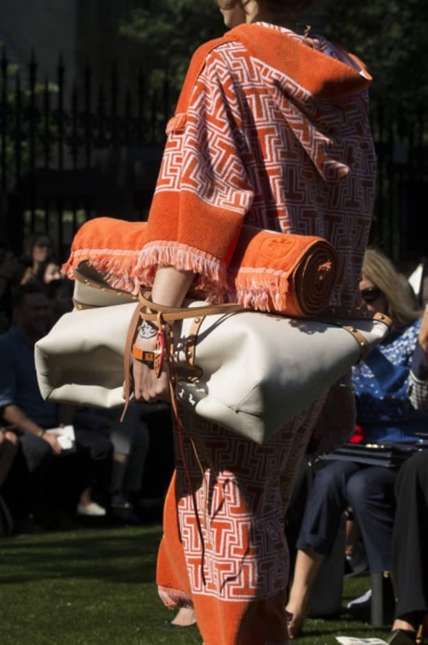 مجموعة دار "توري بورتش" لموسم ربيع وصيف 2018