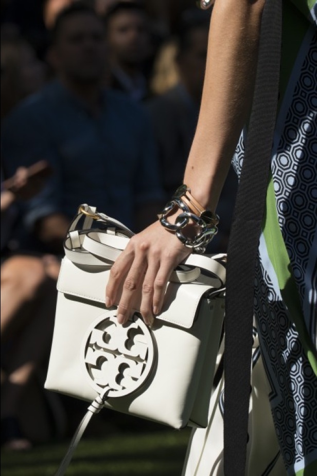 مجموعة دار "توري بورتش" لموسم ربيع وصيف 2018