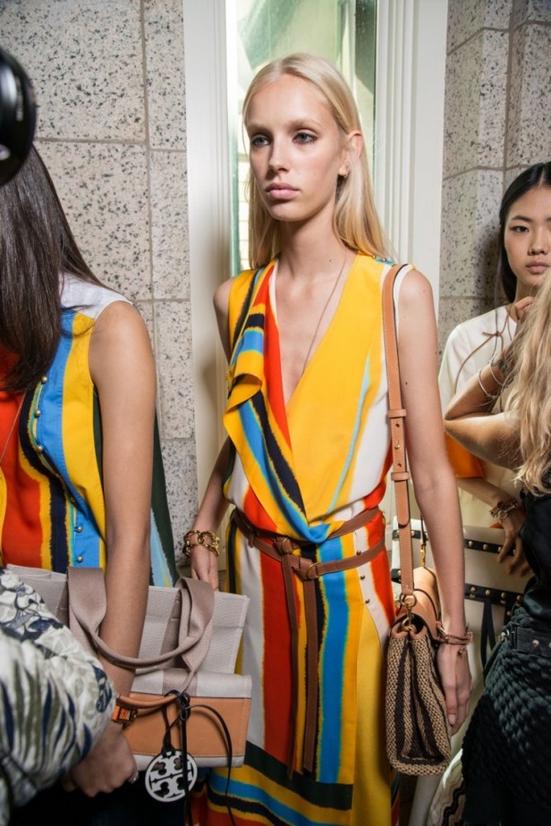 مجموعة دار "توري بورتش" لموسم ربيع وصيف 2018