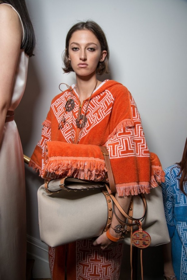 مجموعة دار "توري بورتش" لموسم ربيع وصيف 2018