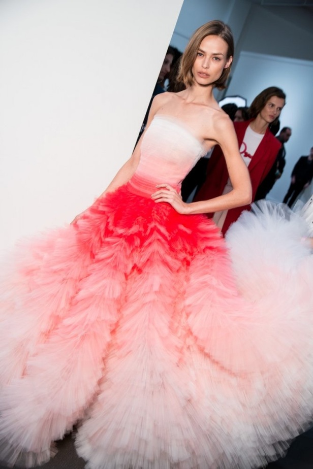 مجموعة أوسكار دي لا رينتا لموسم ربيع وصيف 2018