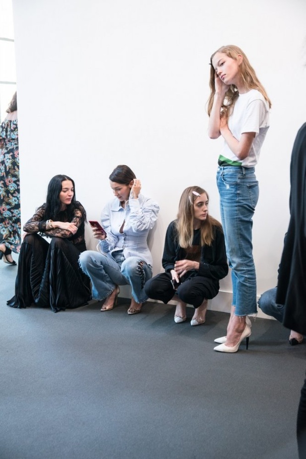 مجموعة أوسكار دي لا رينتا لموسم ربيع وصيف 2018