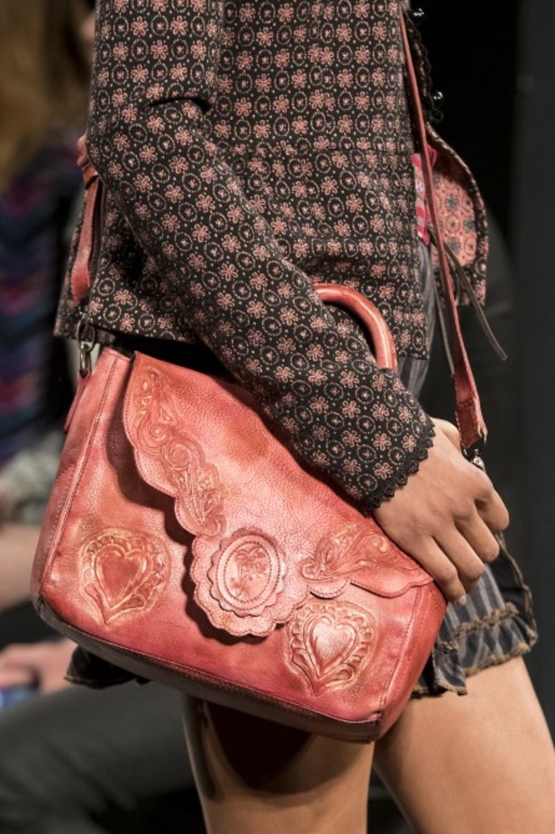 مجموعة Anna Sui لربيع وصيف 2018