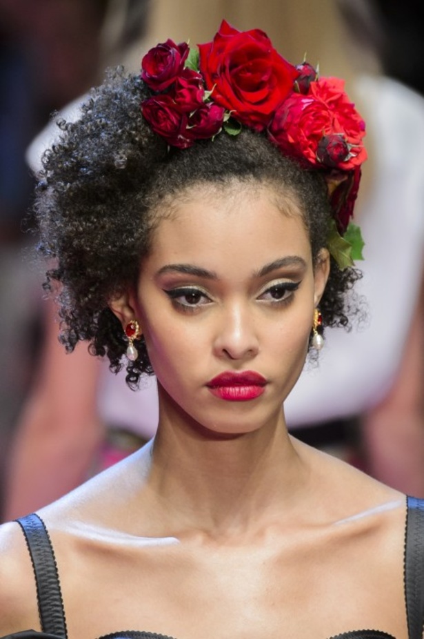 Dolce & Gabbana تجسّد الحبّ والجمّال في مجموعتها لربيع وصيف 2018 