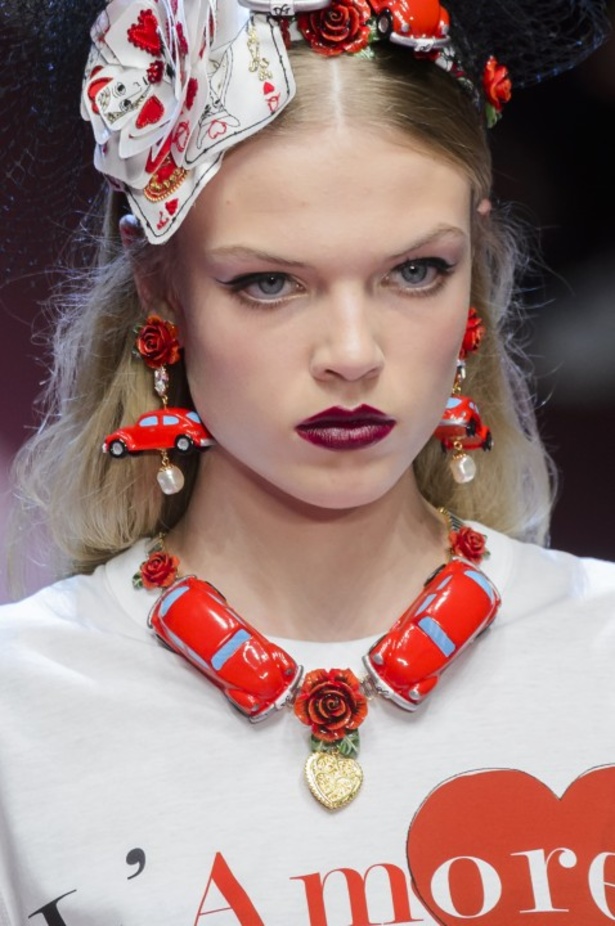 Dolce & Gabbana تجسّد الحبّ والجمّال في مجموعتها لربيع وصيف 2018 