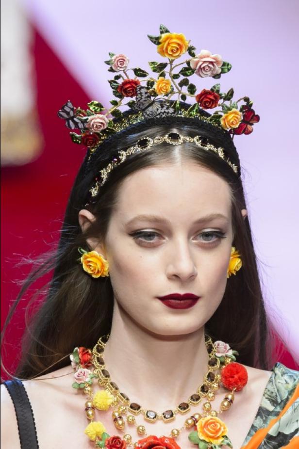 Dolce & Gabbana تجسّد الحبّ والجمّال في مجموعتها لربيع وصيف 2018 