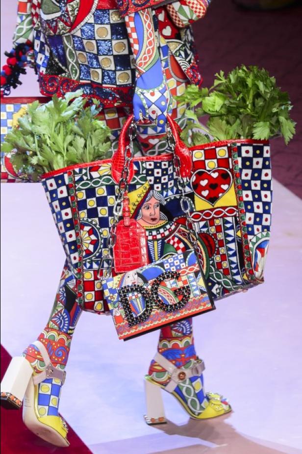 Dolce & Gabbana تجسّد الحبّ والجمّال في مجموعتها لربيع وصيف 2018 